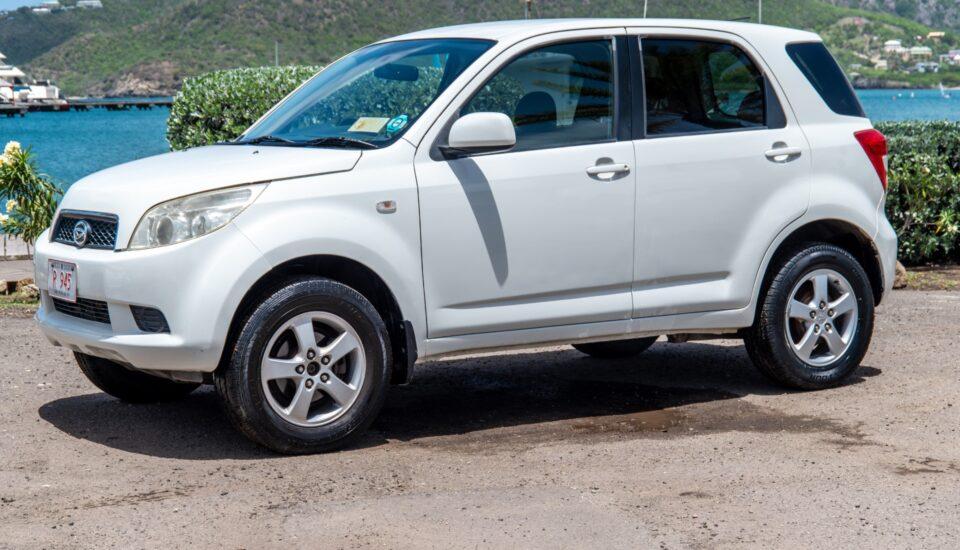 Daihatsu Terrios – Titi Rent-a-Car
