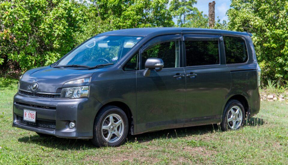 Toyota Voxy – Koconuts Car Rental
