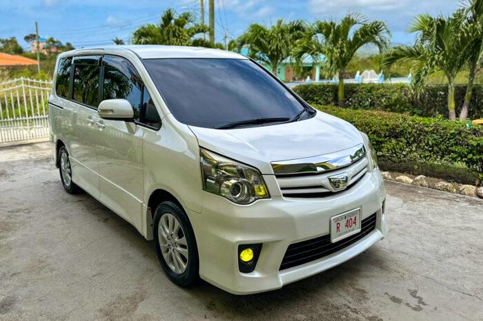 Toyota Noah – Ibes Car Rentals