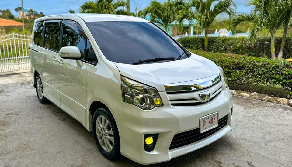 Toyota Noah – Ibes Car Rentals