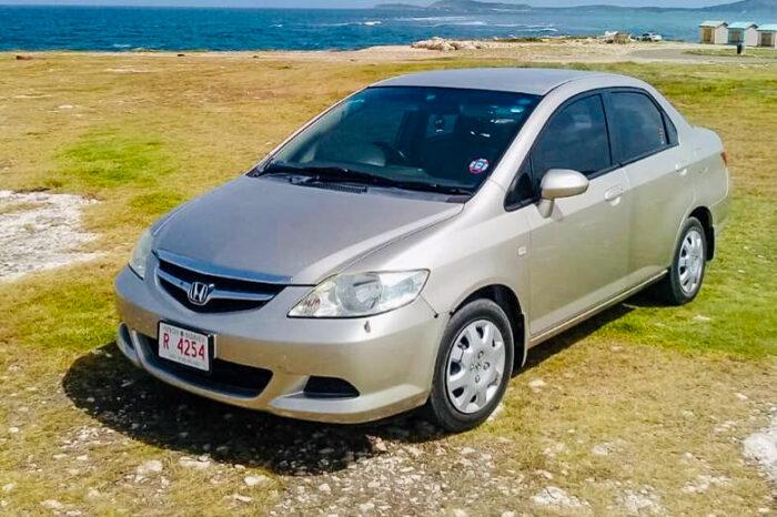 Honda Fit Aria – SixT’s Rentals