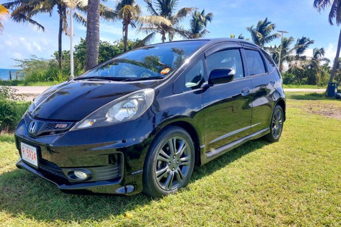 Honda Fit RS – SixT’s Rentals